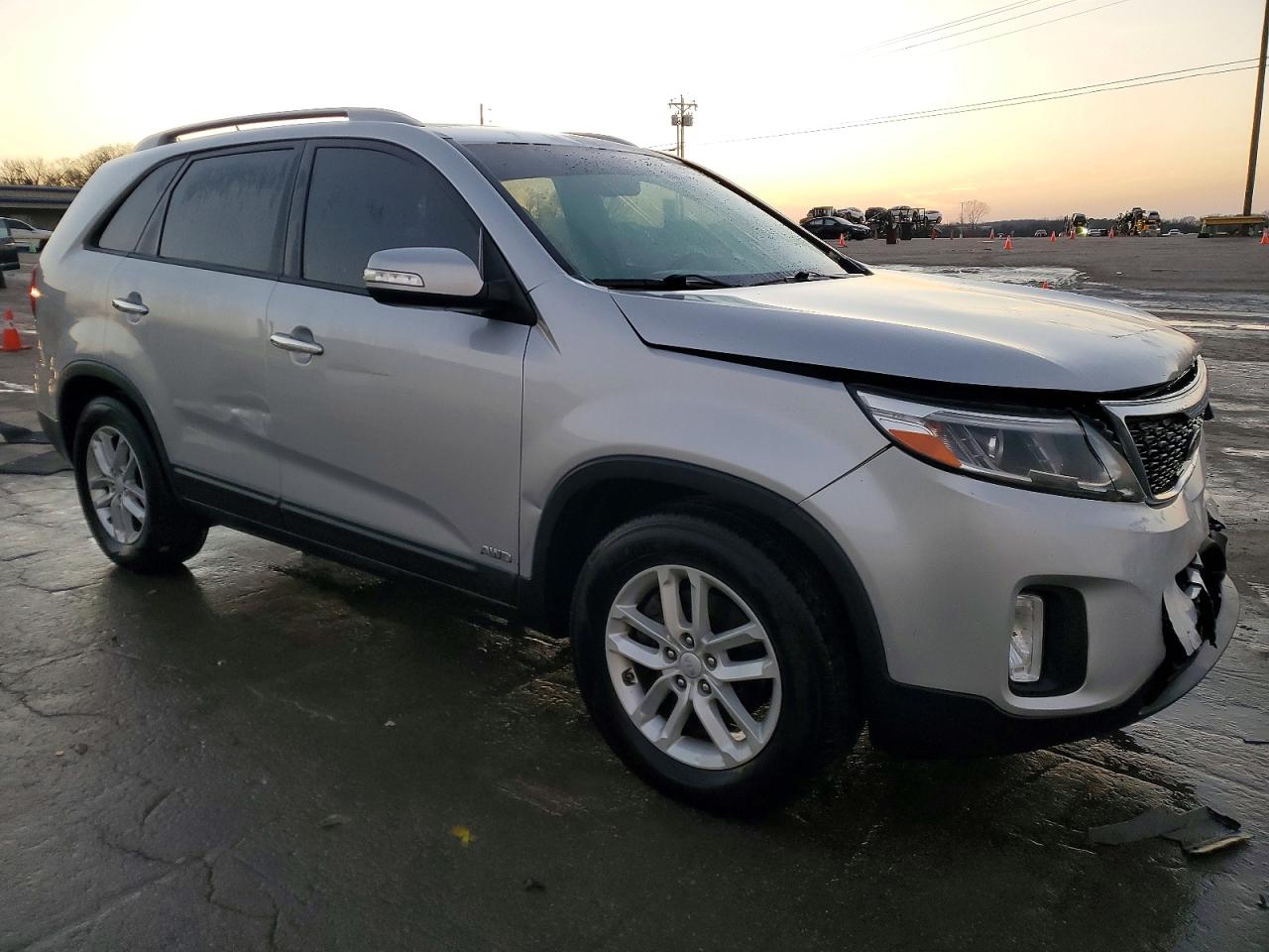 2015 KIA SORENTO LX photo 4