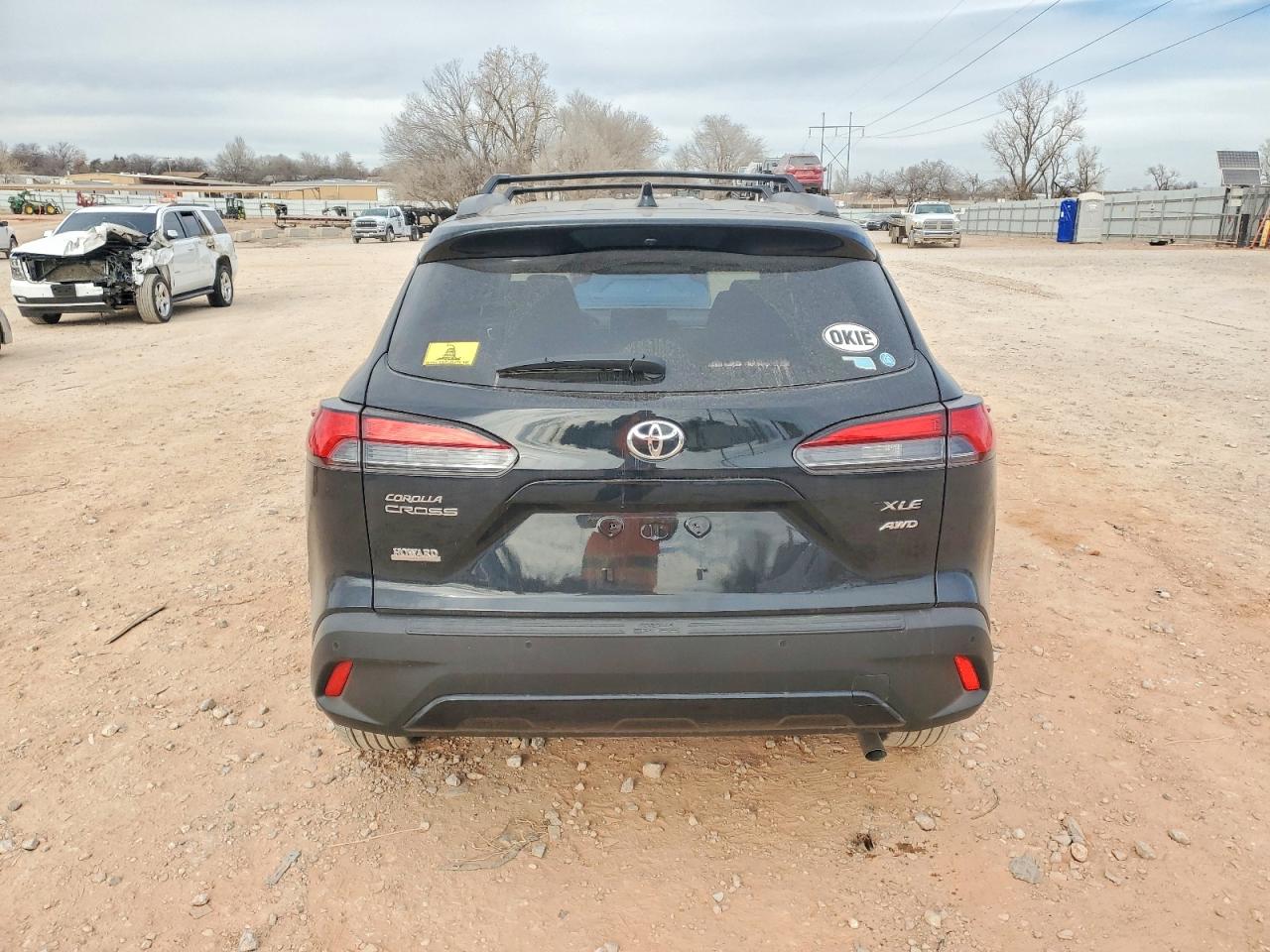 2025 TOYOTA COROLLA CROSS XLE photo 6