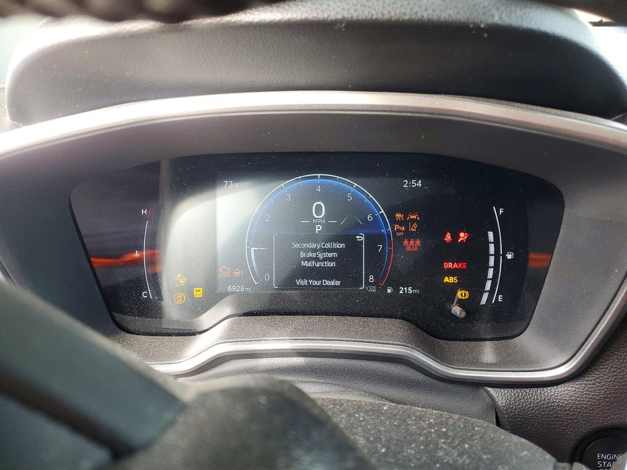 2025 TOYOTA COROLLA CROSS XLE photo 9