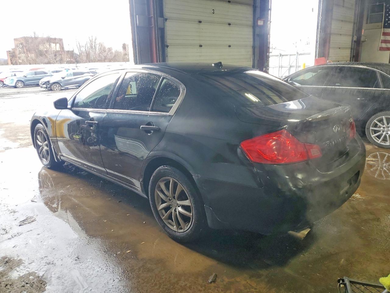 2009 INFINITI G37 photo 2