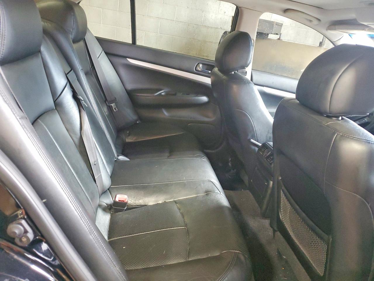 2009 INFINITI G37 photo 10
