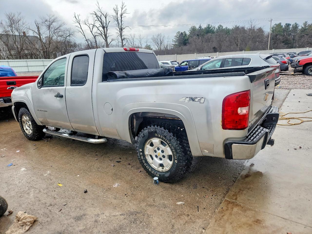 2010 CHEVROLET SILVERADO K1500 LT photo 2