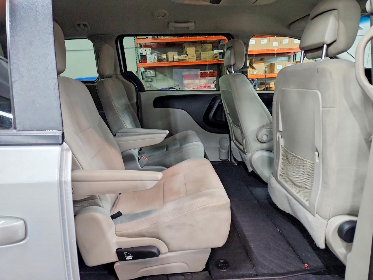 2012 DODGE GRAND CARAVAN SXT photo 11