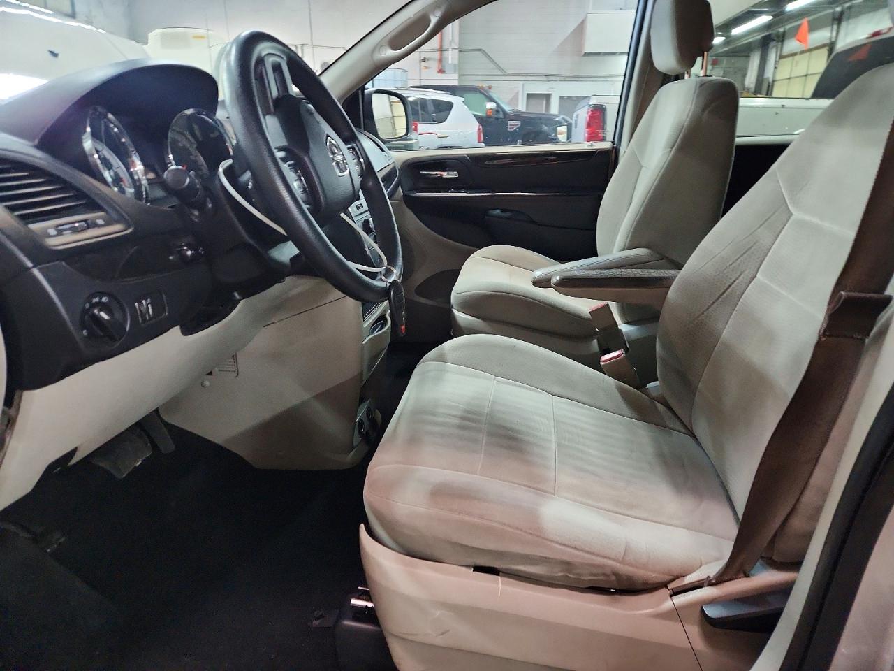2012 DODGE GRAND CARAVAN SXT photo 7