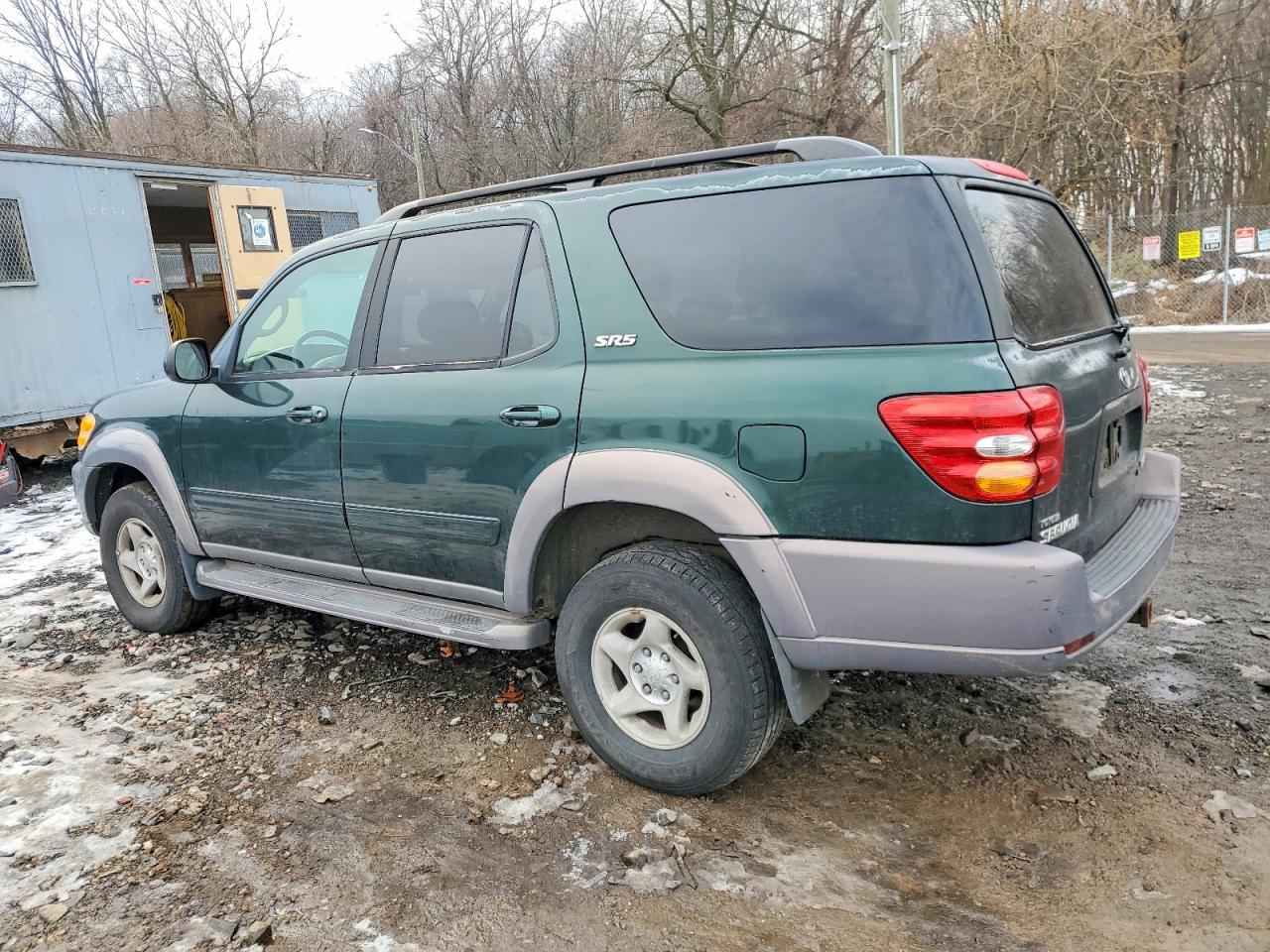 2002 TOYOTA SEQUOIA SR5 photo 2