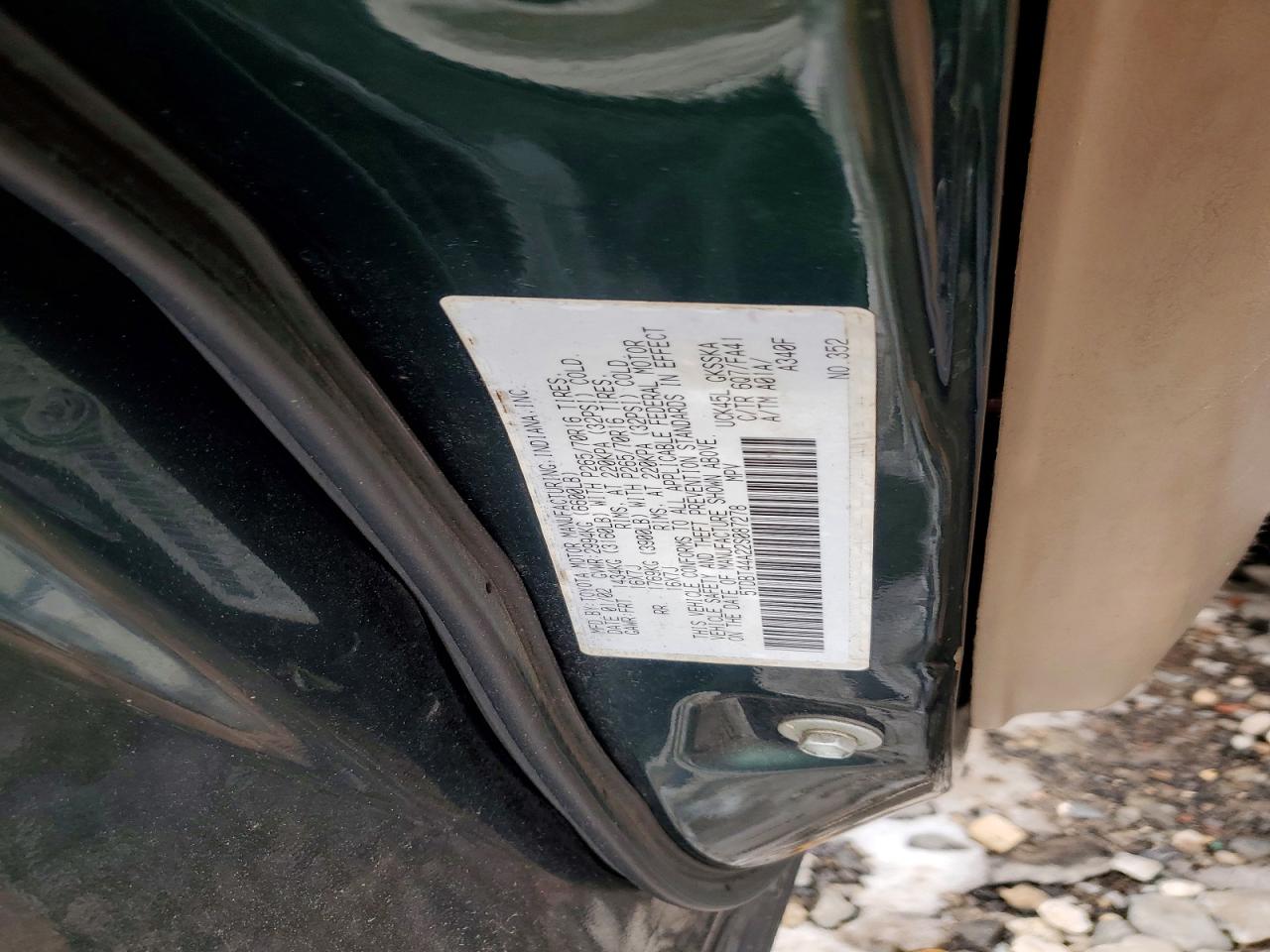 2002 TOYOTA SEQUOIA SR5 photo 13