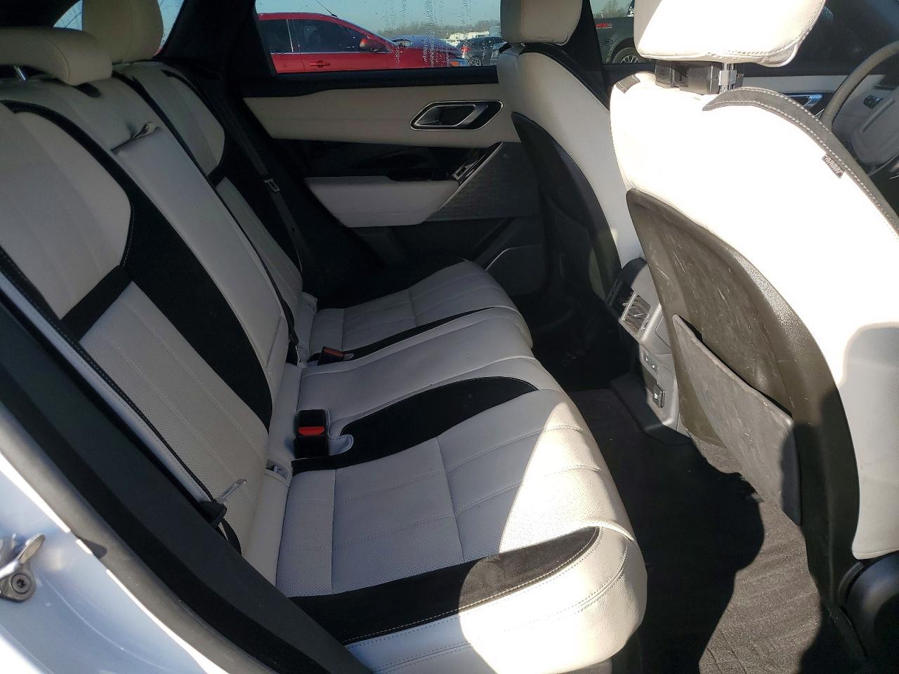 2019 LAND ROVER RANGE ROVER VELAR R-DYNAMIC SE photo 19