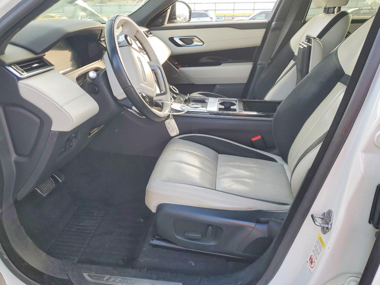 2019 LAND ROVER RANGE ROVER VELAR R-DYNAMIC SE photo 13