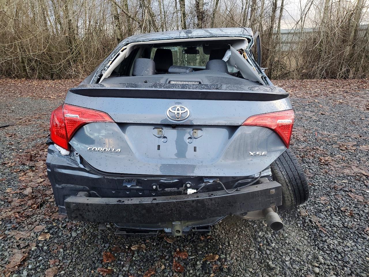 2019 TOYOTA COROLLA L photo 11