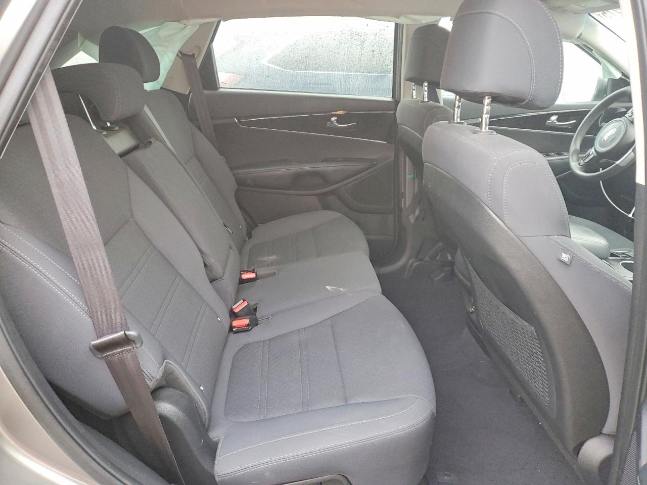 2017 KIA SORENTO LX photo 11