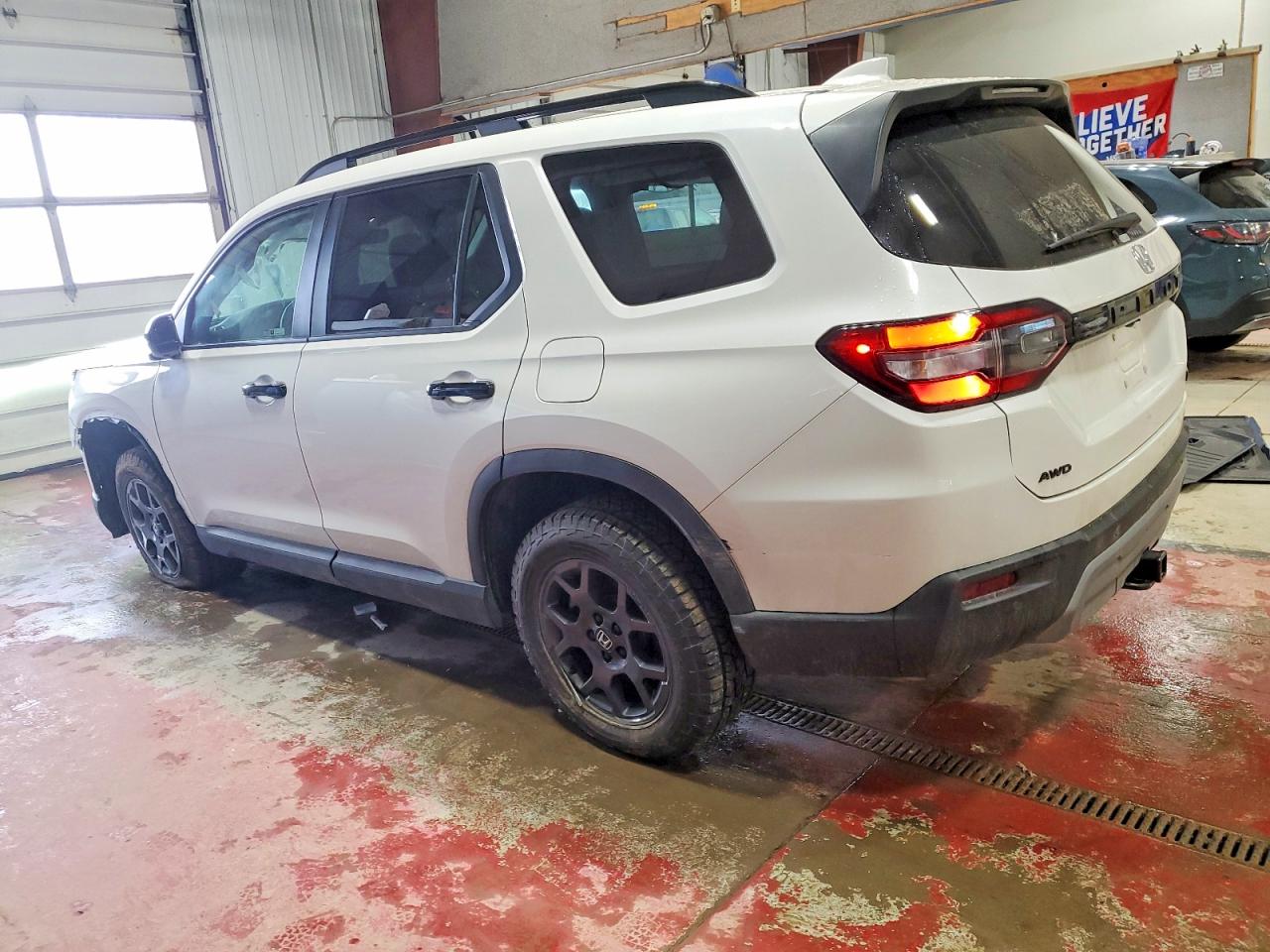 2025 HONDA PILOT TRAILSPORT photo 2