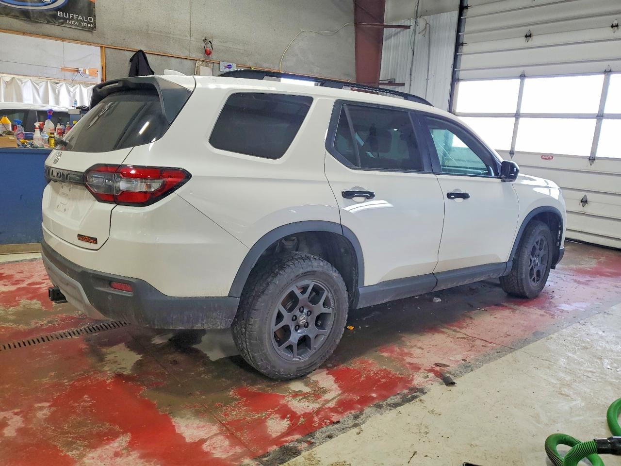 2025 HONDA PILOT TRAILSPORT photo 3
