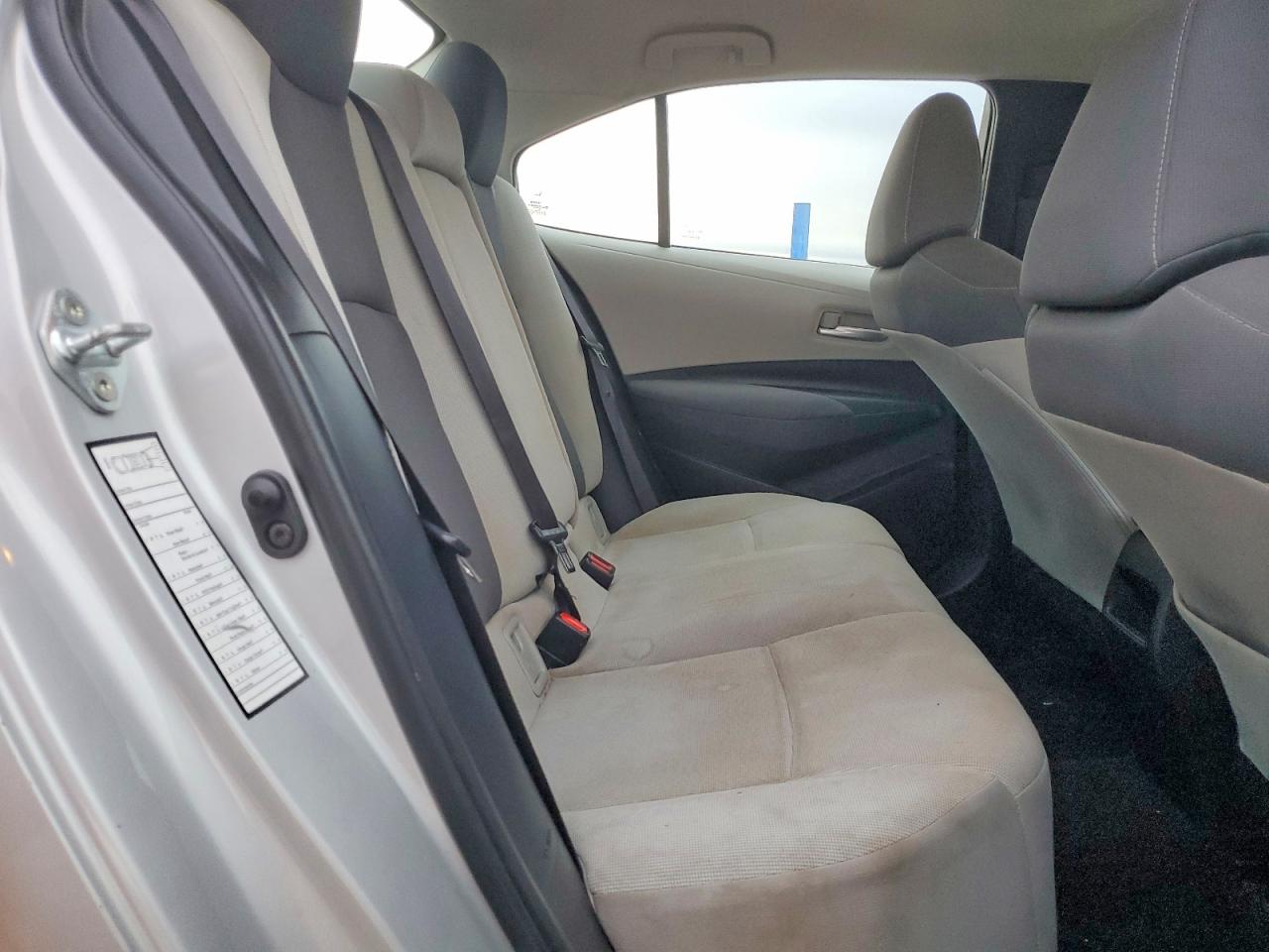 2021 TOYOTA COROLLA LE photo 19
