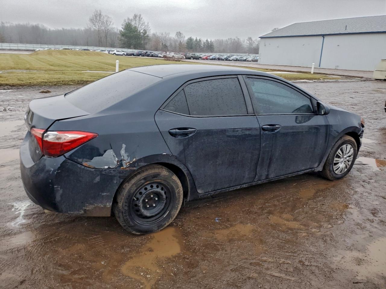 2018 TOYOTA COROLLA L photo 3