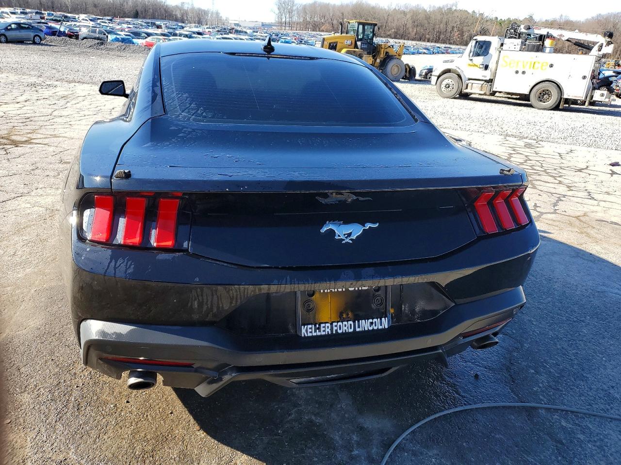 2025 FORD MUSTANG photo 11