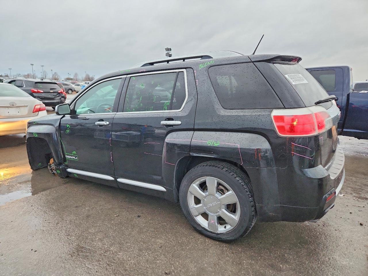 2013 GMC TERRAIN DENALI photo 2