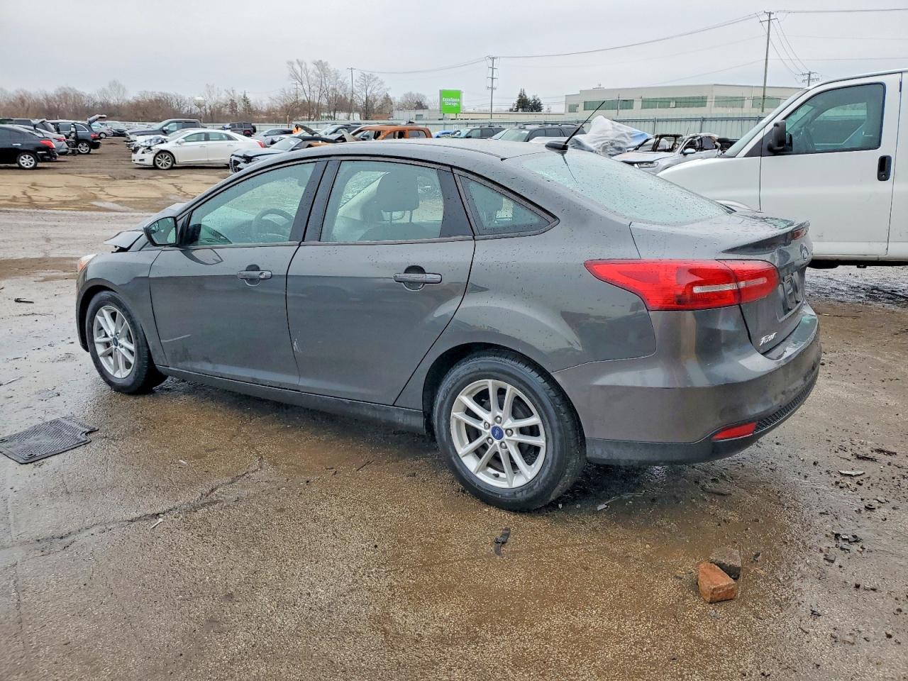 2018 FORD FOCUS SE photo 2