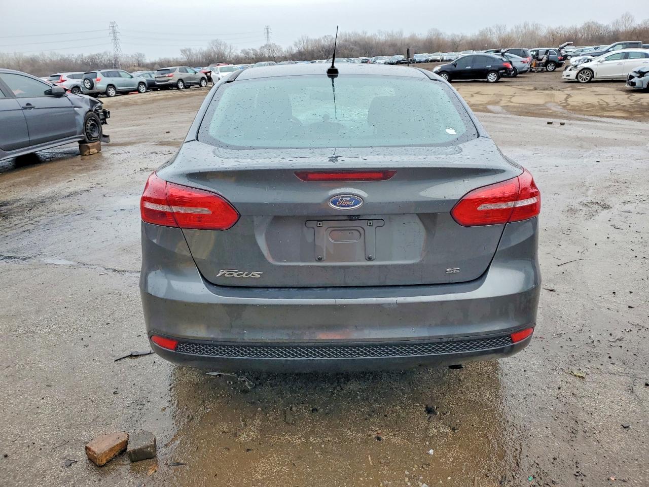 2018 FORD FOCUS SE photo 6