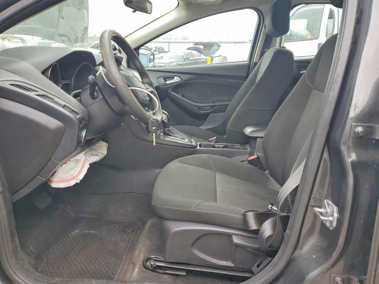 2018 FORD FOCUS SE photo 7