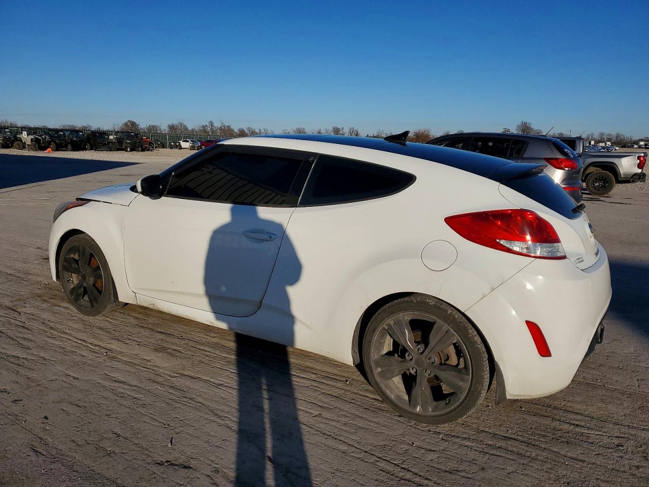 2016 HYUNDAI VELOSTER photo 3