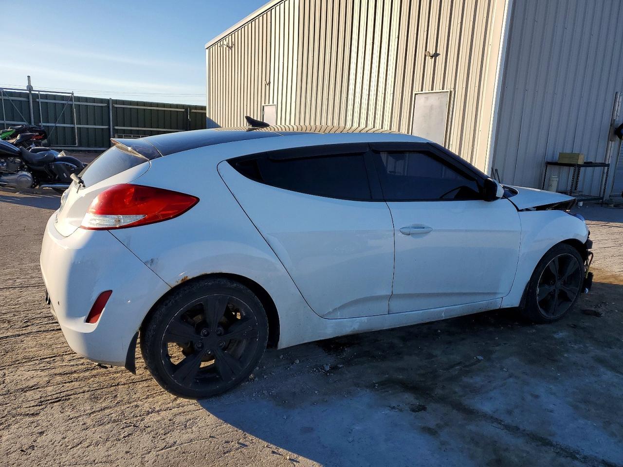 2016 HYUNDAI VELOSTER photo 5