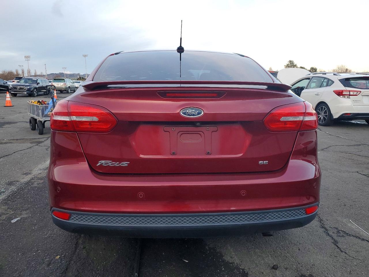 2015 FORD FOCUS SE photo 11