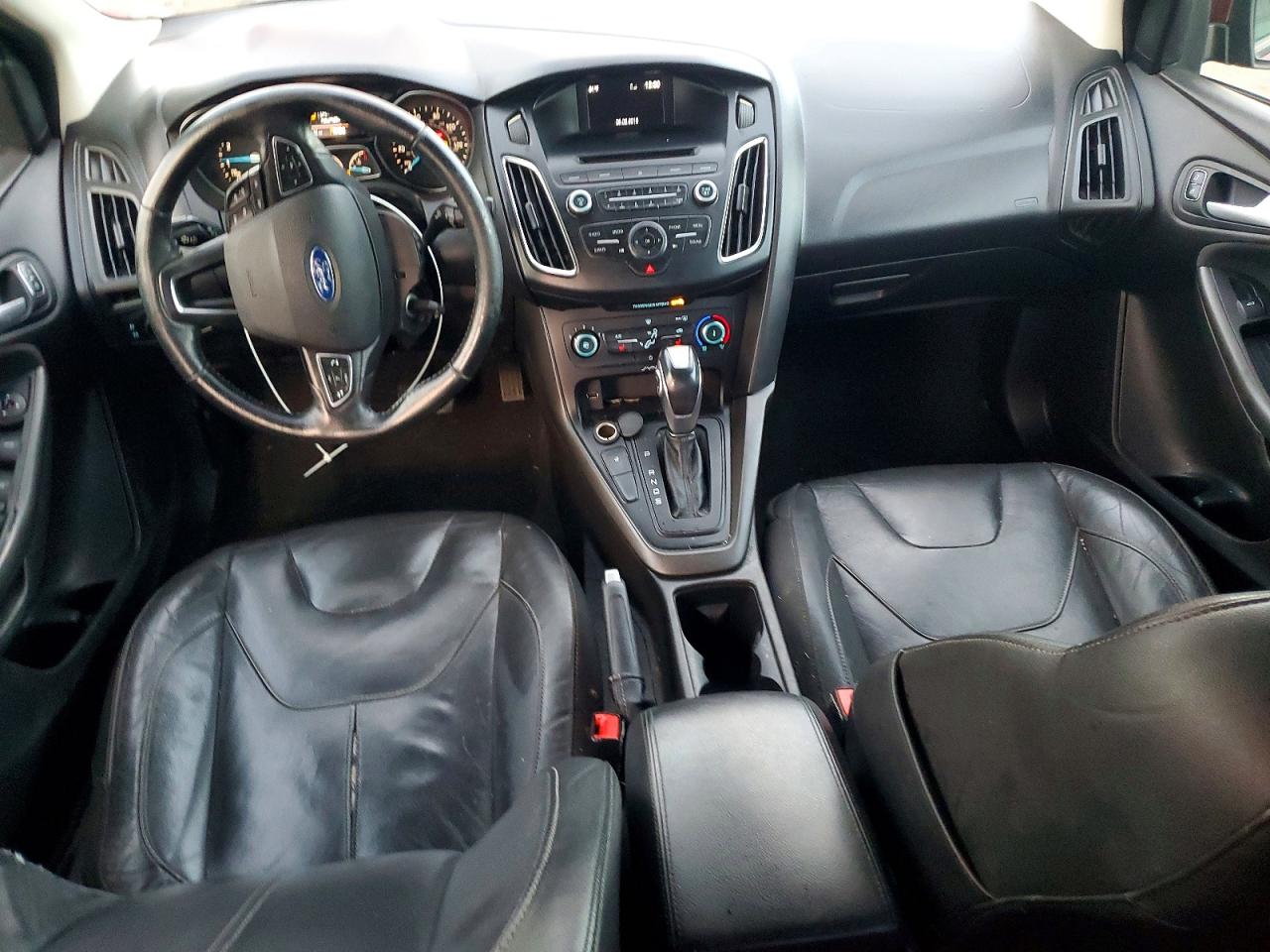 2015 FORD FOCUS SE photo 15