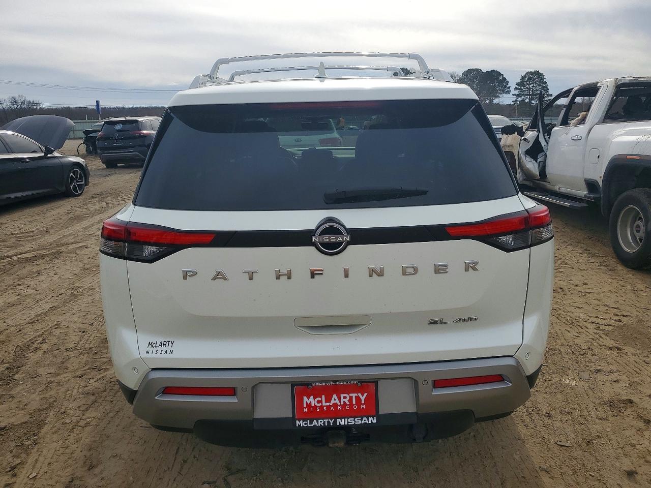 2023 NISSAN PATHFINDER SL photo 6