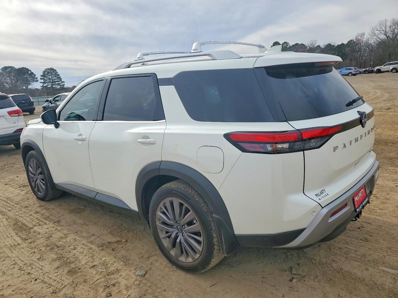 2023 NISSAN PATHFINDER SL photo 2