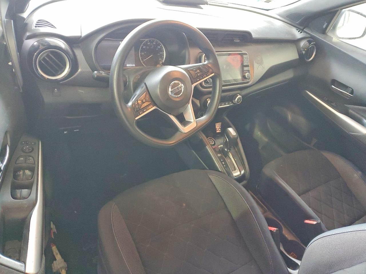 2018 NISSAN KICKS SV photo 8