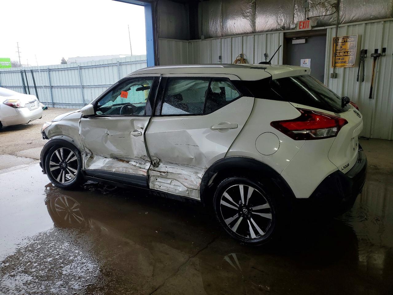 2018 NISSAN KICKS SV photo 2