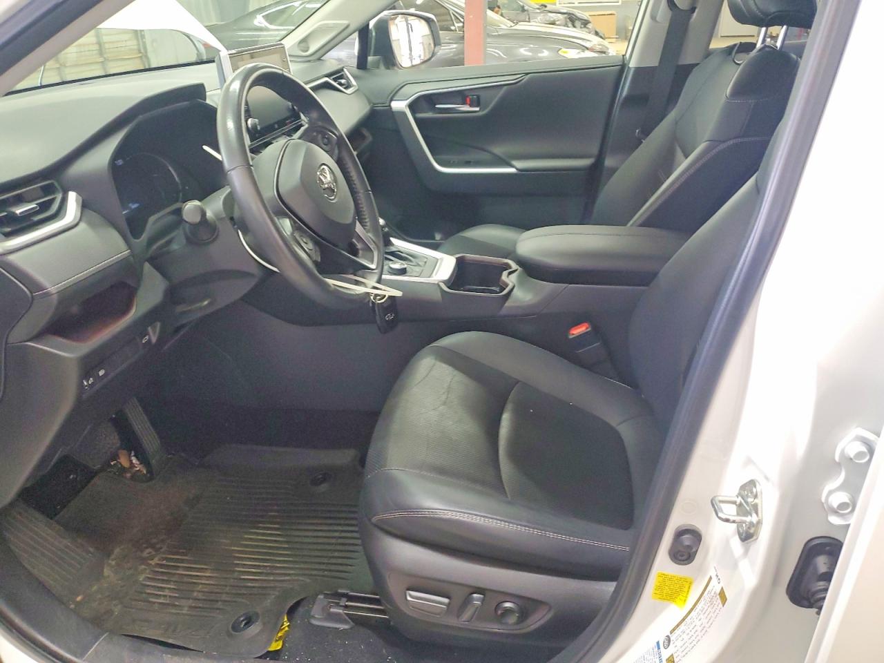 2022 TOYOTA RAV4 LIMITED photo 7
