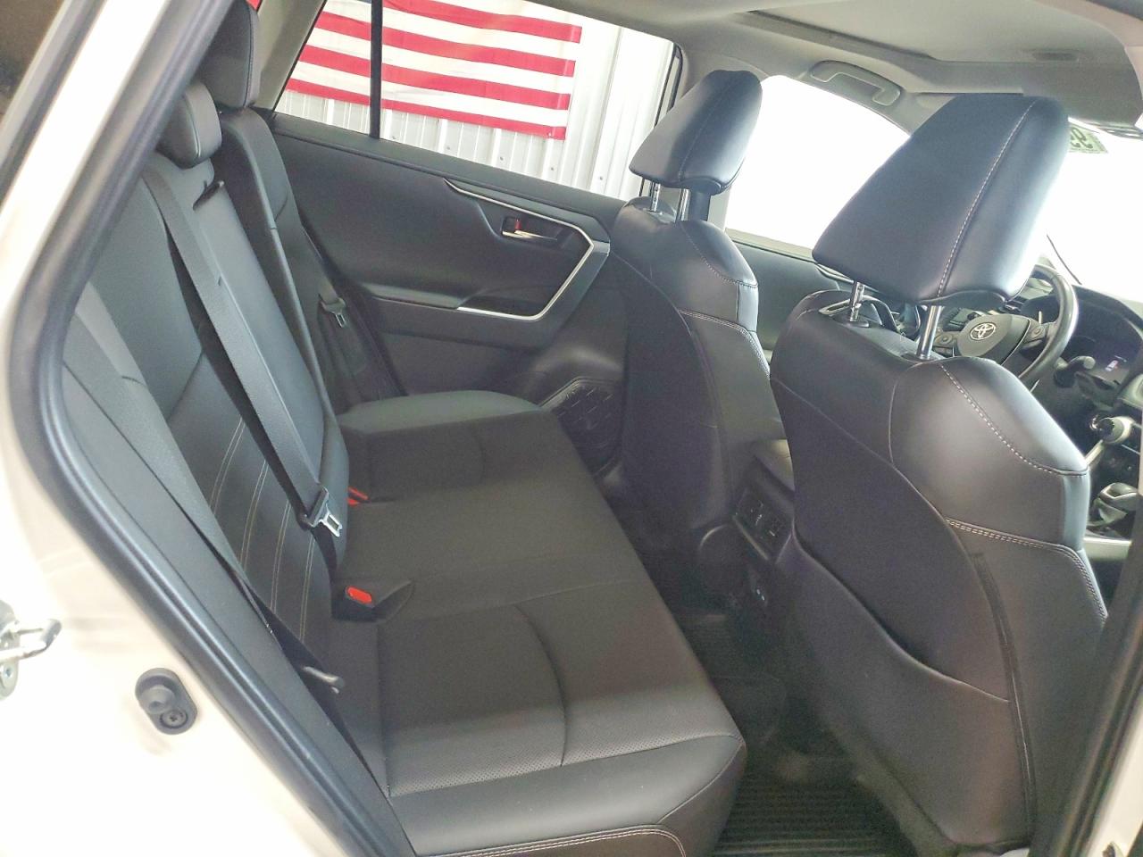 2022 TOYOTA RAV4 LIMITED photo 11
