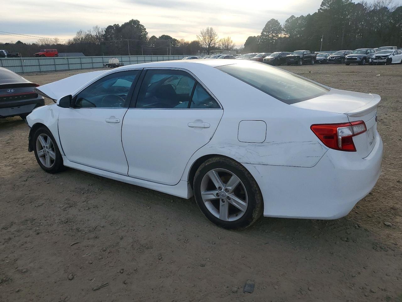 2012 TOYOTA CAMRY SE photo 2