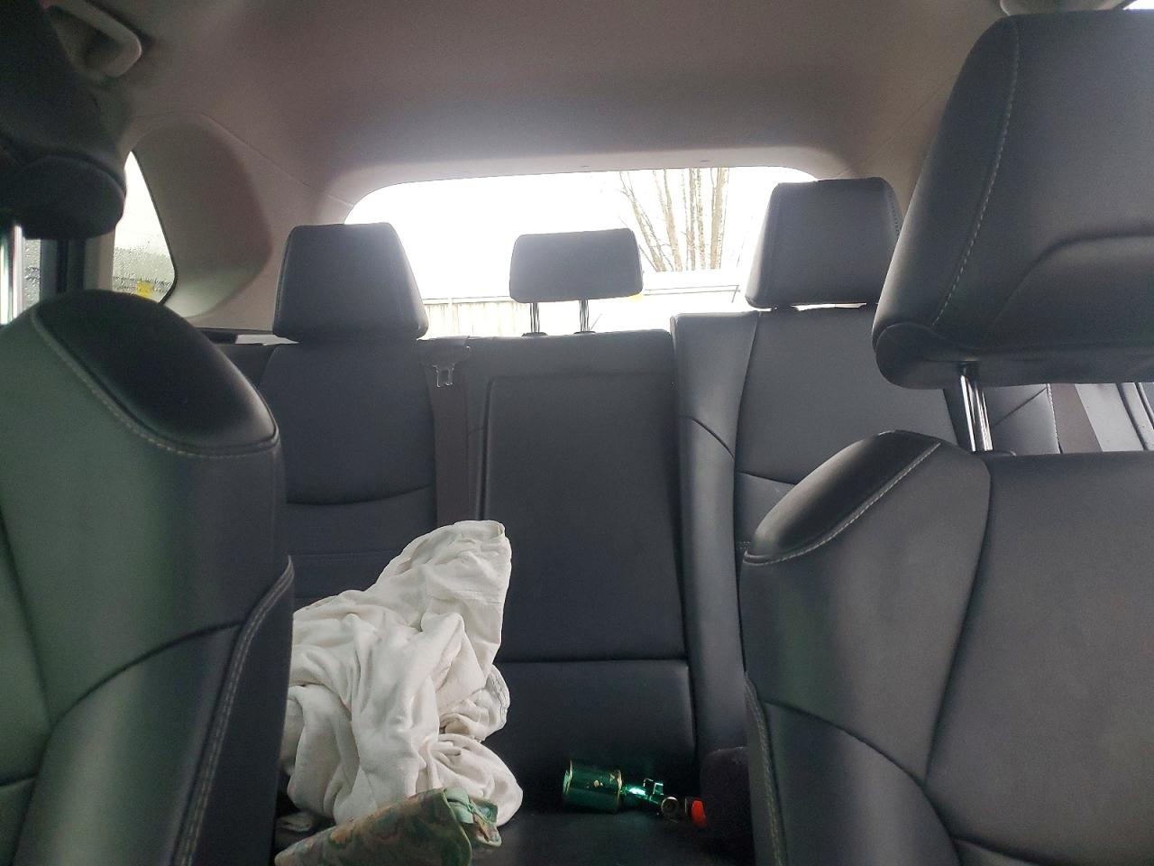 2022 TOYOTA RAV4 XLE PREMIUM photo 10