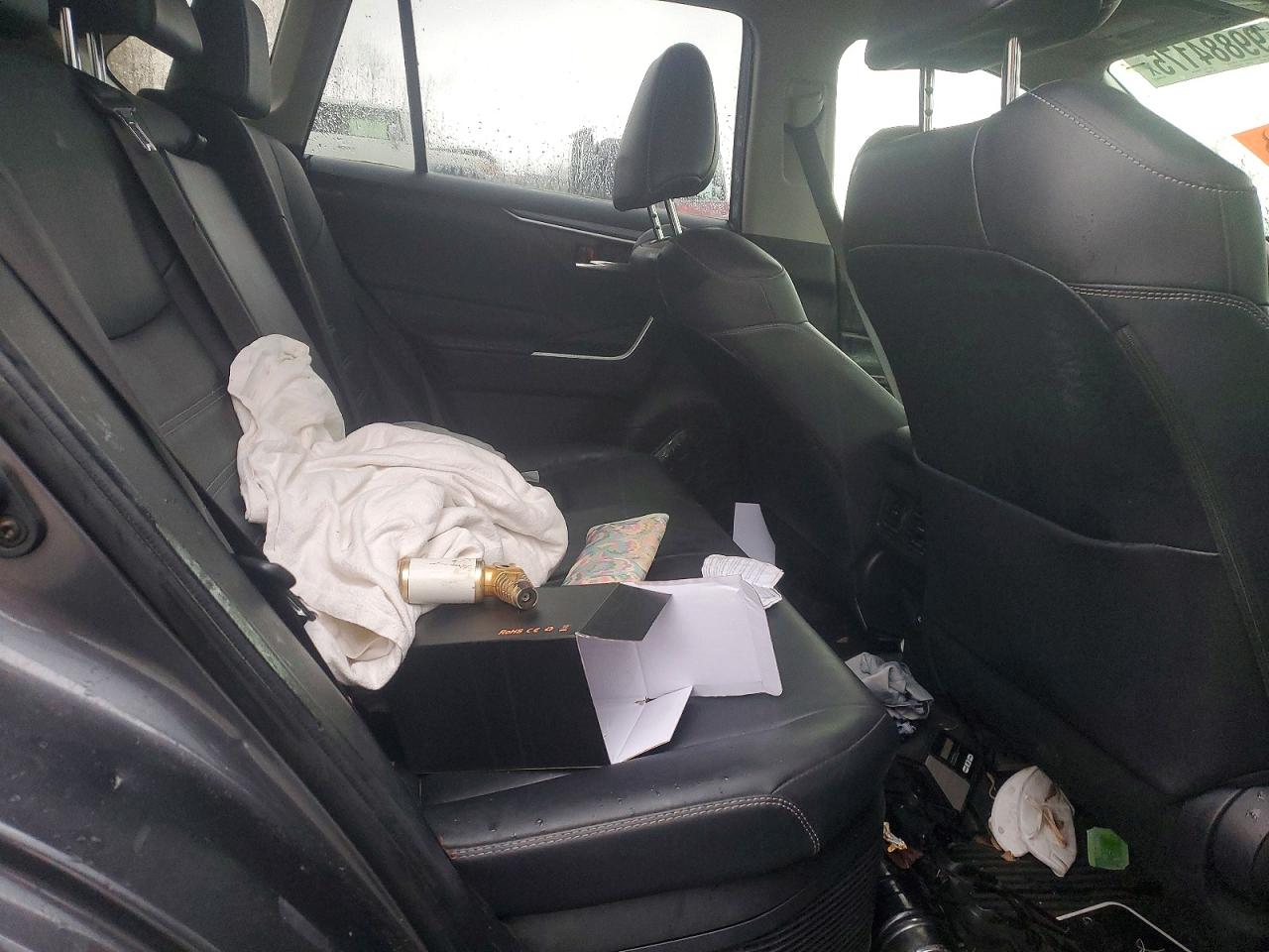 2022 TOYOTA RAV4 XLE PREMIUM photo 11