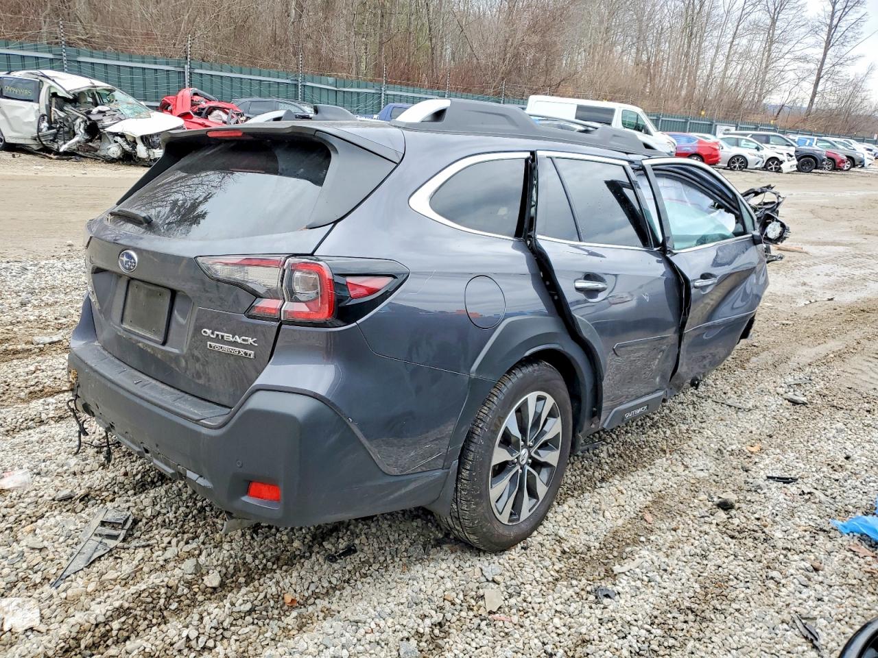 2025 SUBARU OUTBACK photo 3