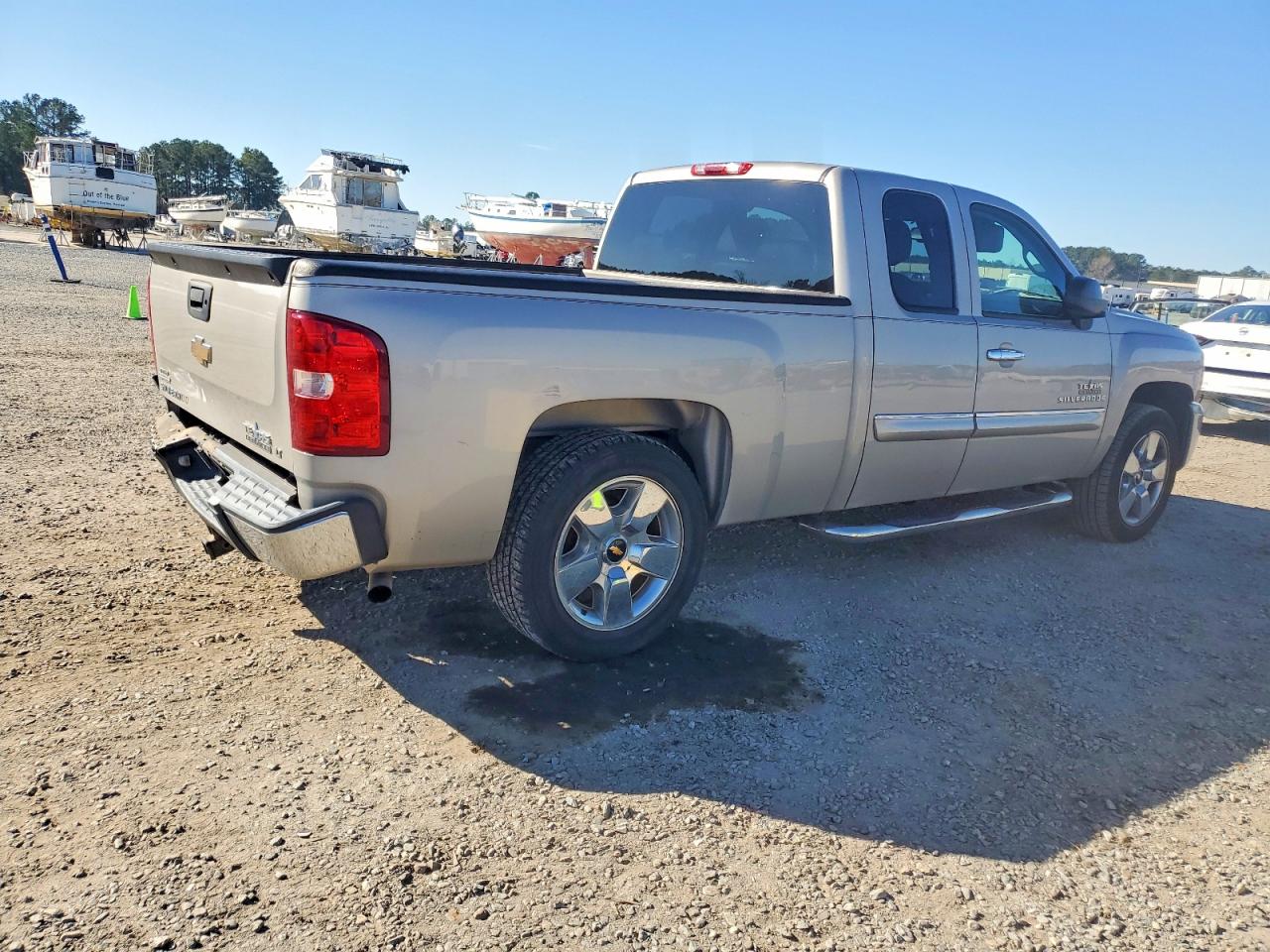 2009 CHEVROLET SILVERADO C1500 LT photo 3