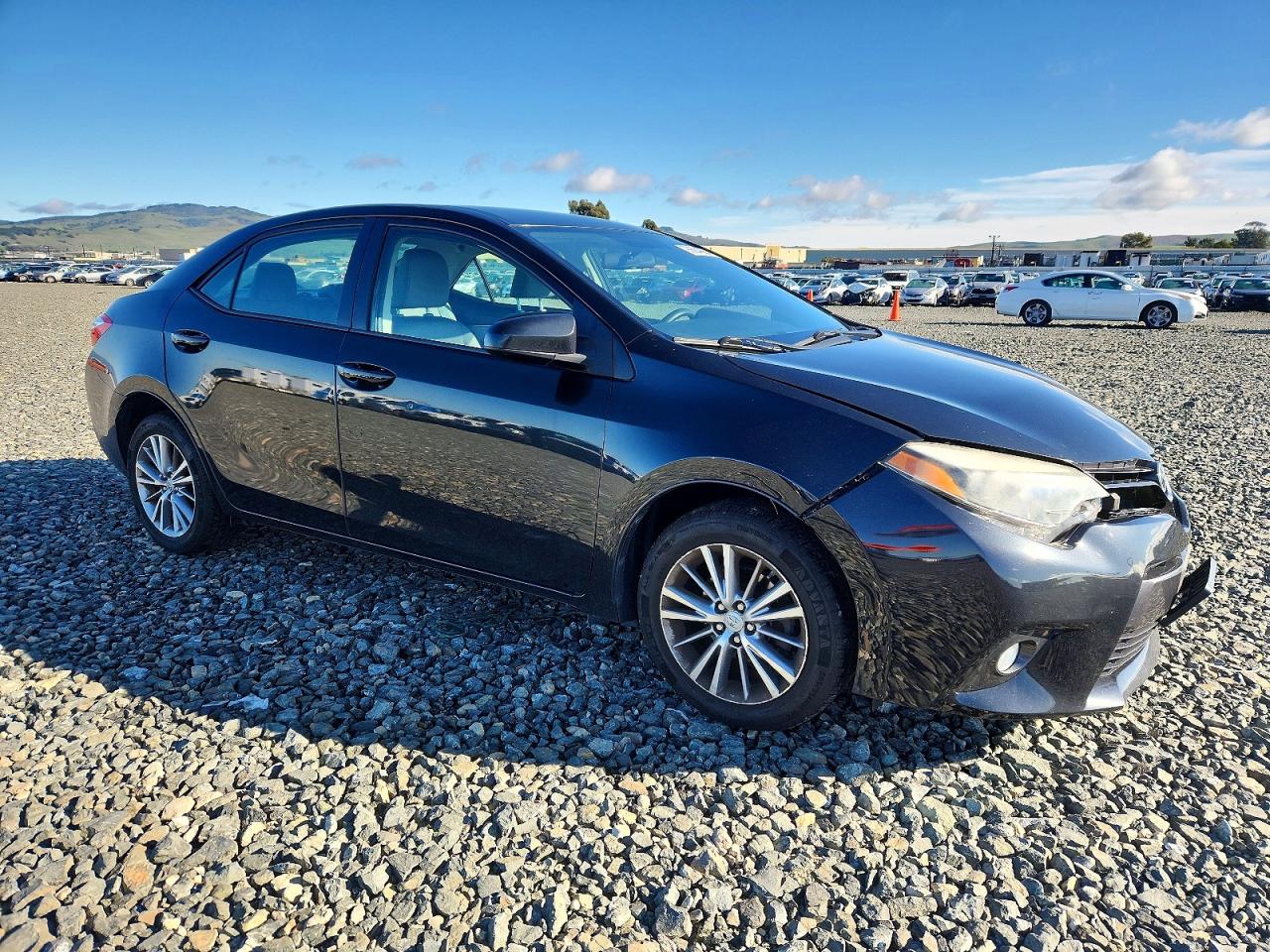 2015 TOYOTA COROLLA L photo 4