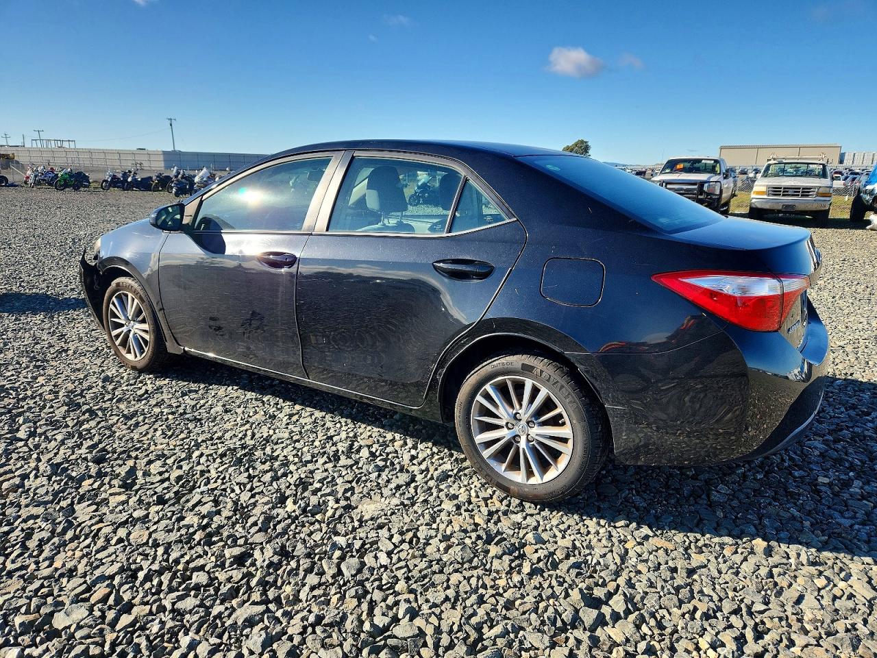 2015 TOYOTA COROLLA L photo 2