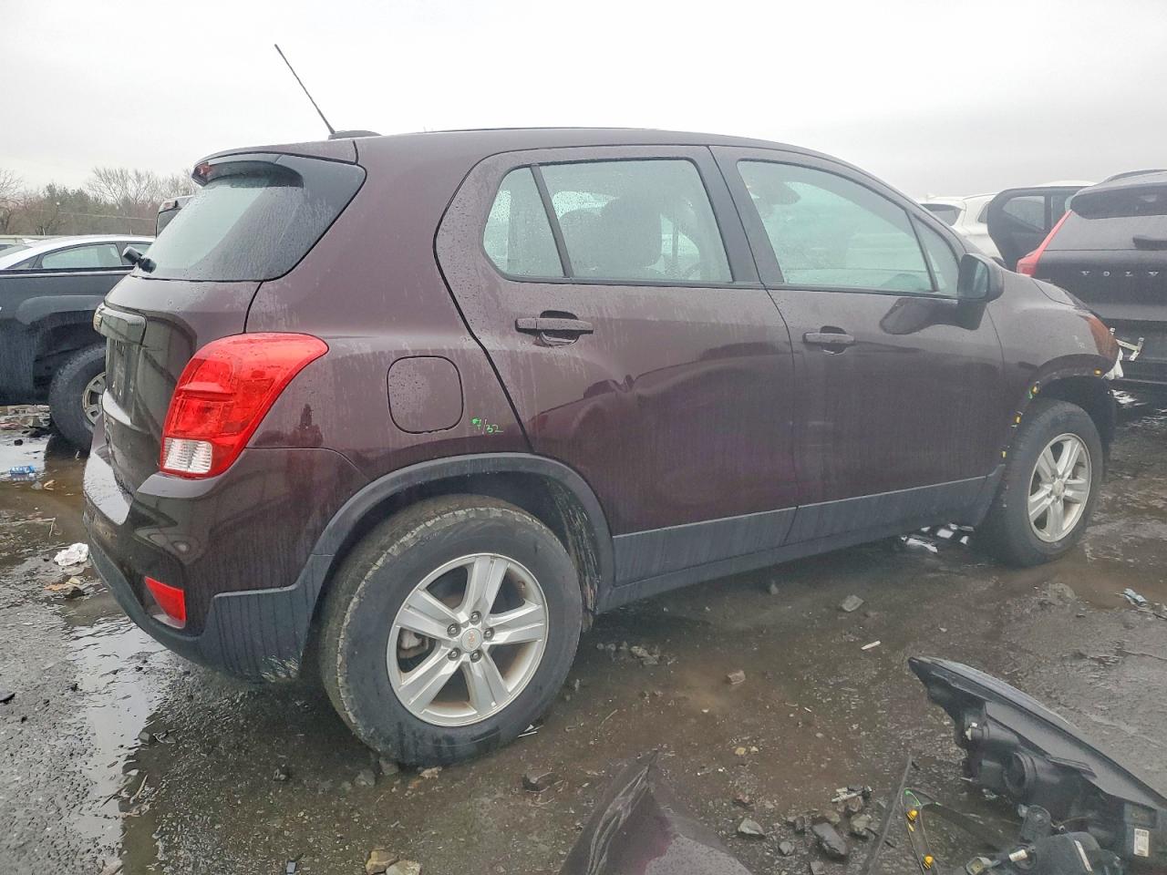2021 CHEVROLET TRAX LS photo 3