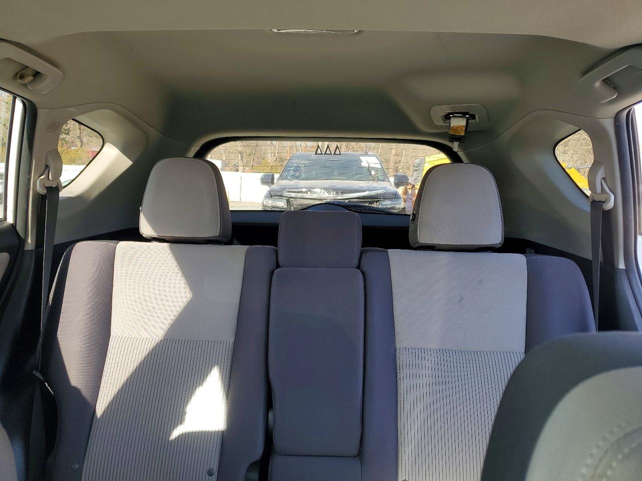 2014 TOYOTA RAV4 XLE photo 10