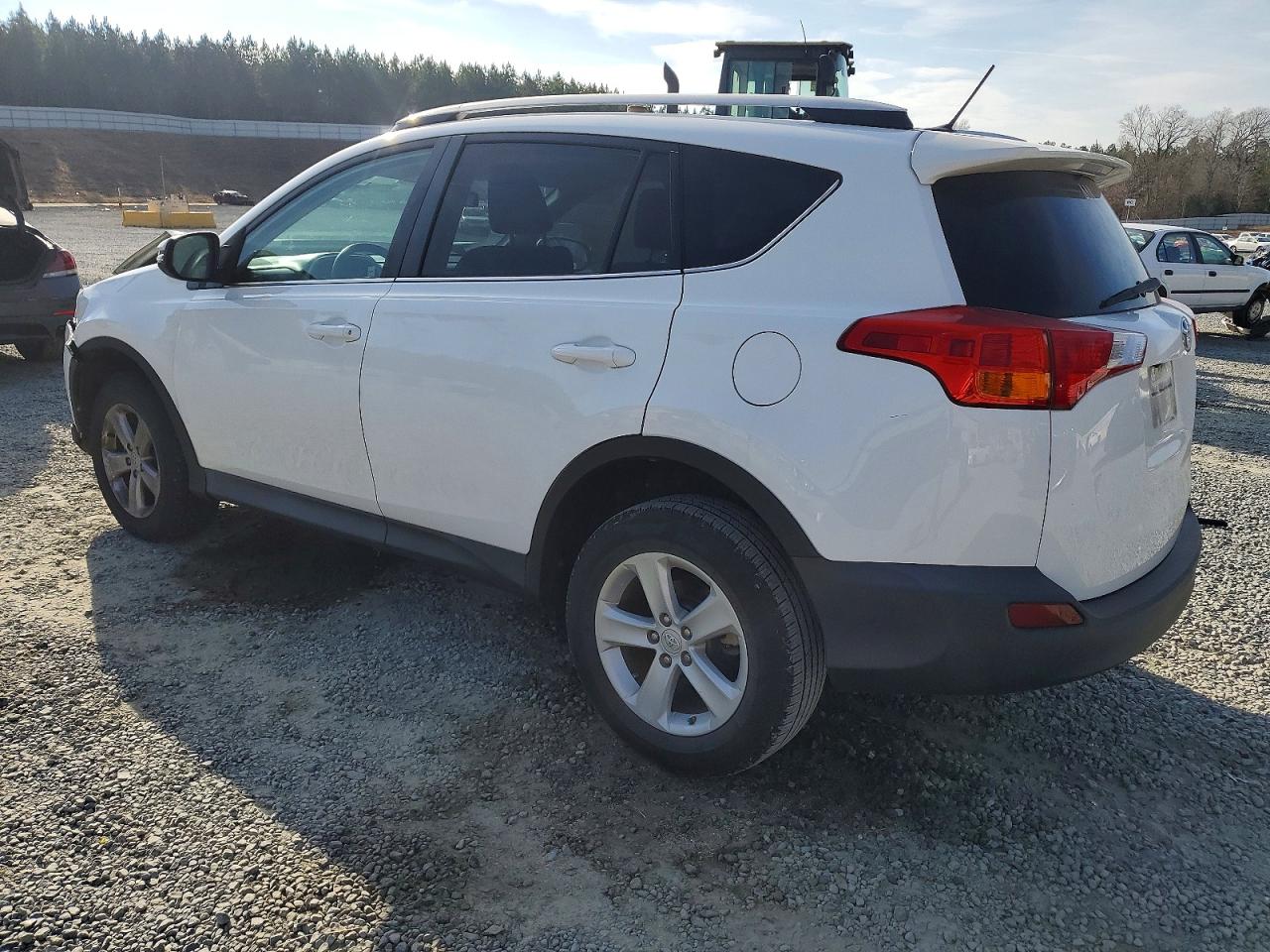 2014 TOYOTA RAV4 XLE photo 2