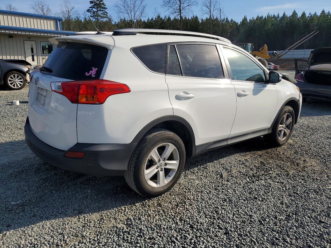 2014 TOYOTA RAV4 XLE photo 3