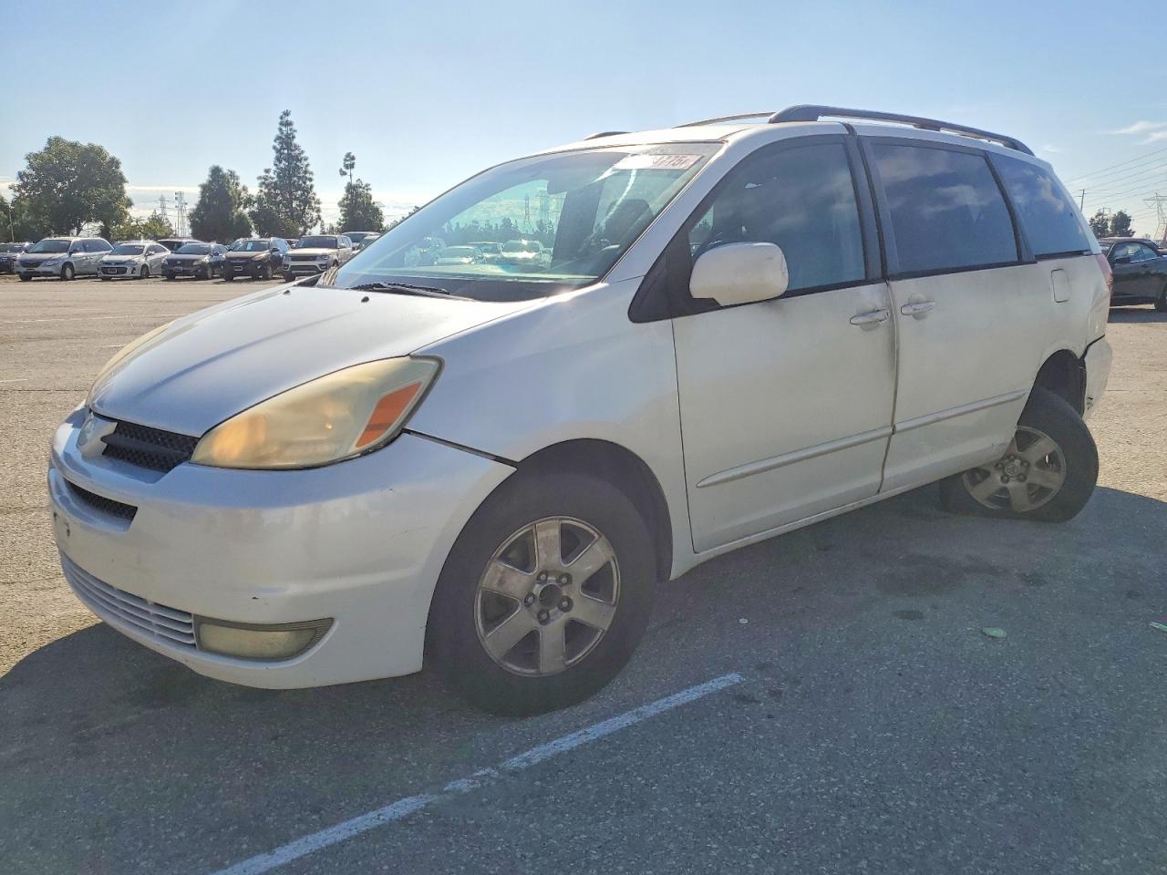 2004 TOYOTA SIENNA