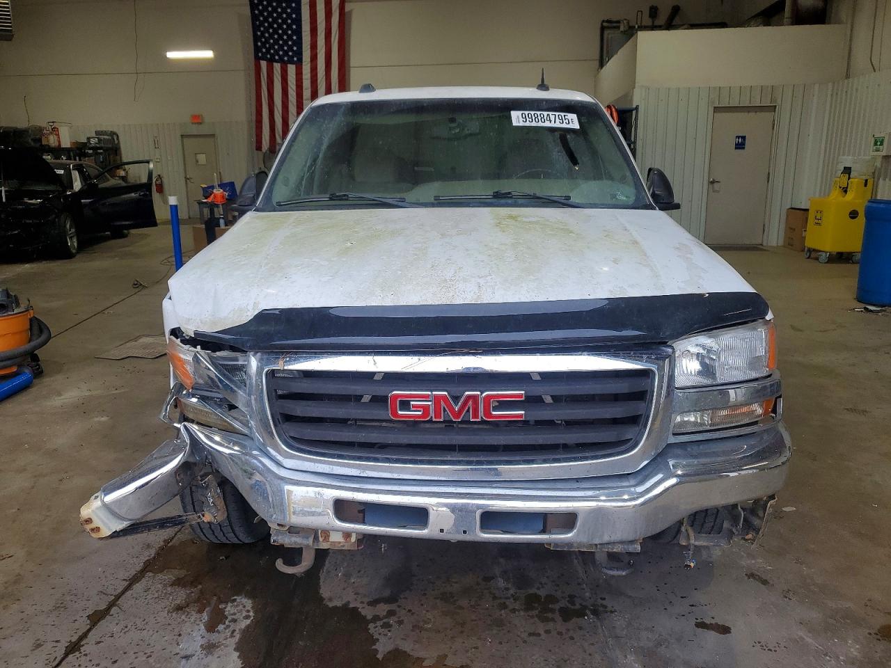 2004 GMC NEW SIERRA C1500 photo 5