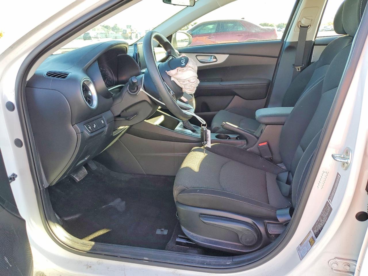 2023 KIA FORTE LX photo 7