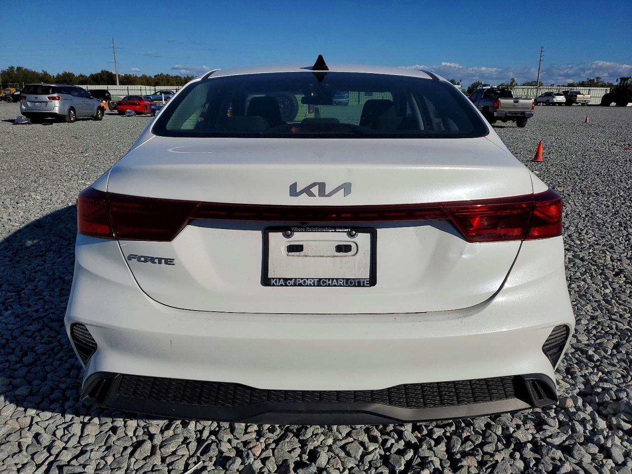 2023 KIA FORTE LX photo 6
