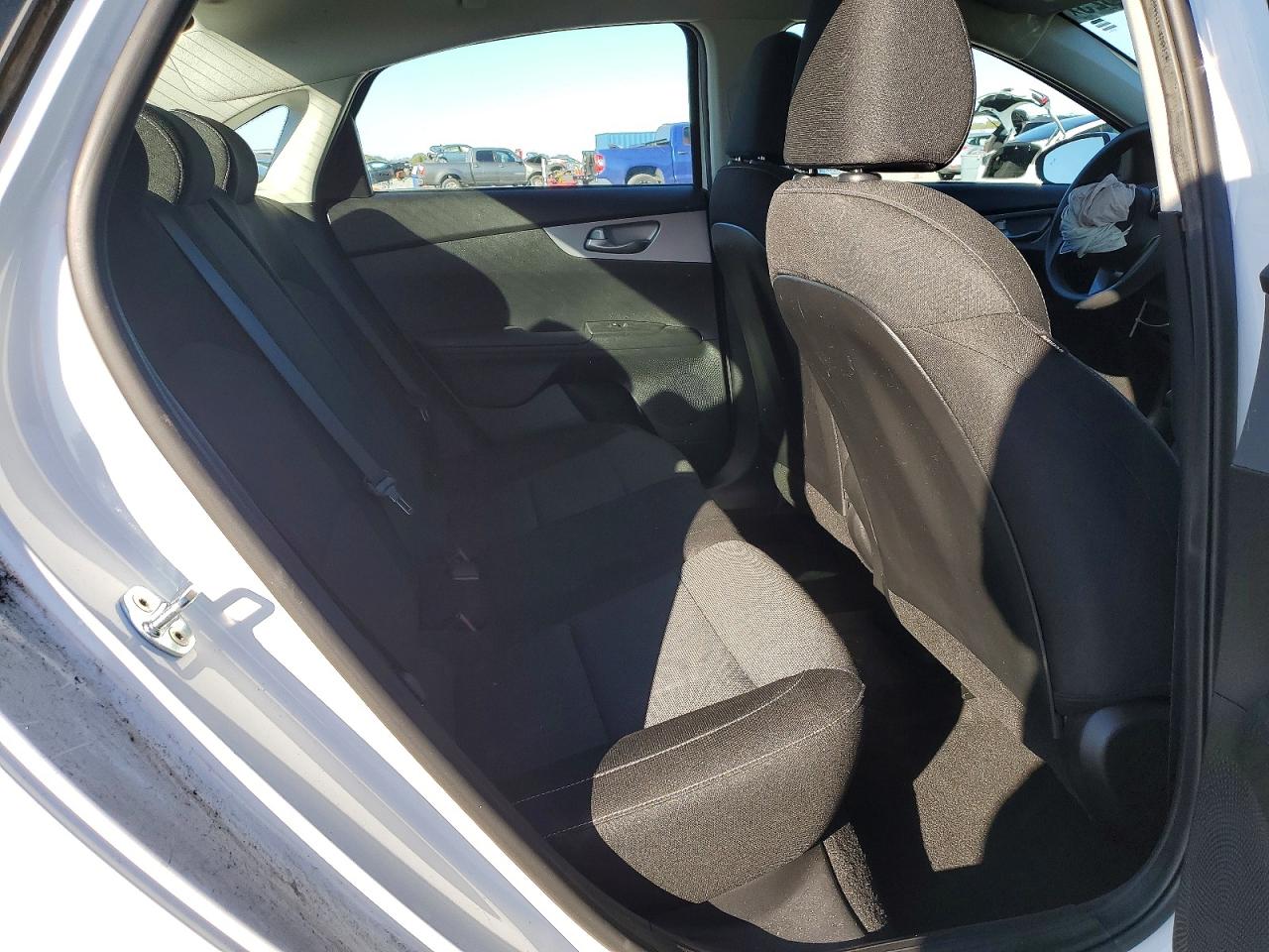 2023 KIA FORTE LX photo 10