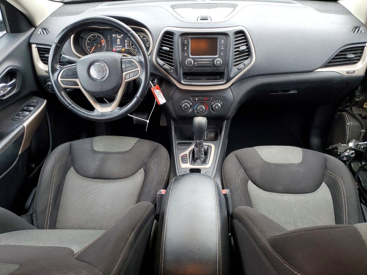 2018 JEEP CHEROKEE LATITUDE photo 8